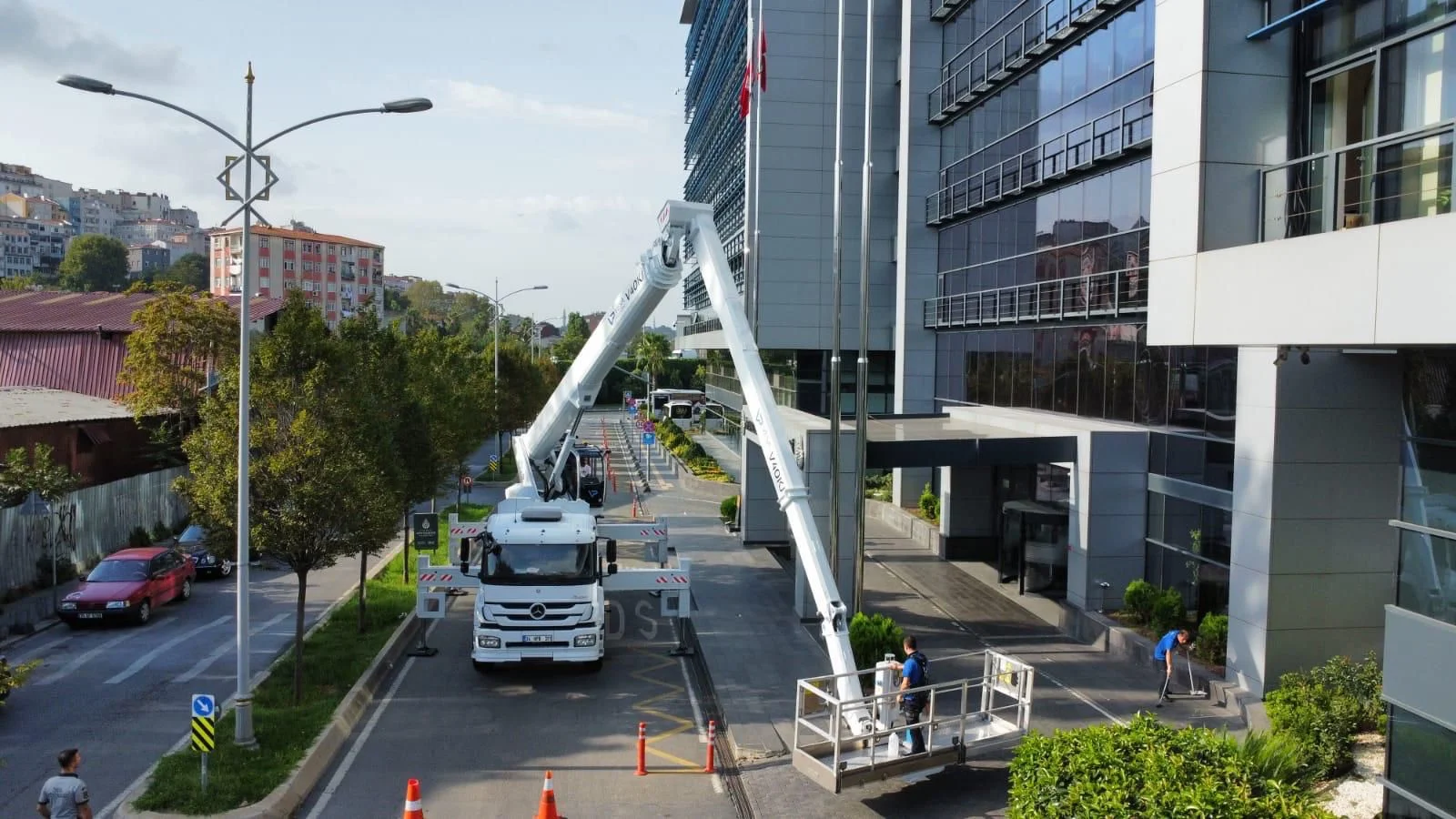 Kiralık Sepetli Vinç Hizmetleri: Fiyatlar ve Sık Sorulan Sorular